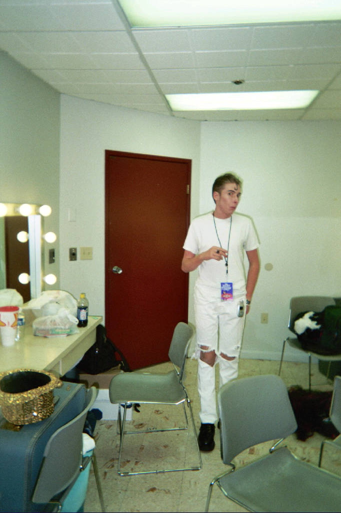 Backstage01.jpg