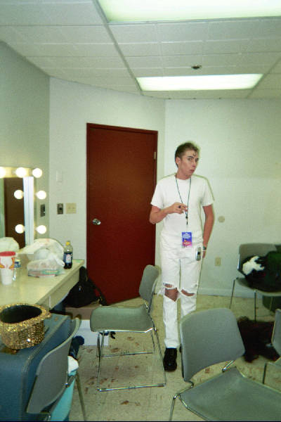 Backstage01.jpg