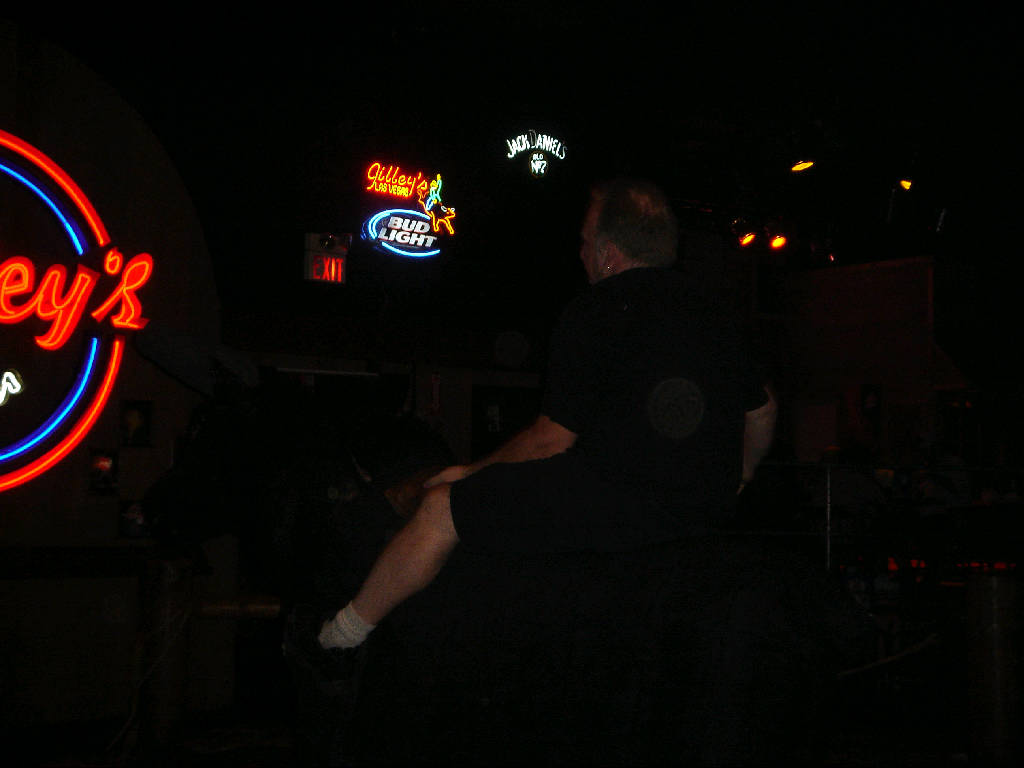 Gilleys-07.jpg
