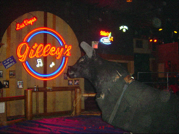 Gilleys-02.jpg