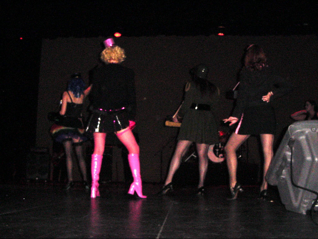 TrixieRevue05.jpg