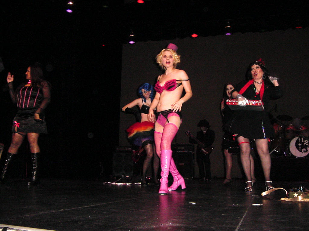 TrixieRevue27.jpg