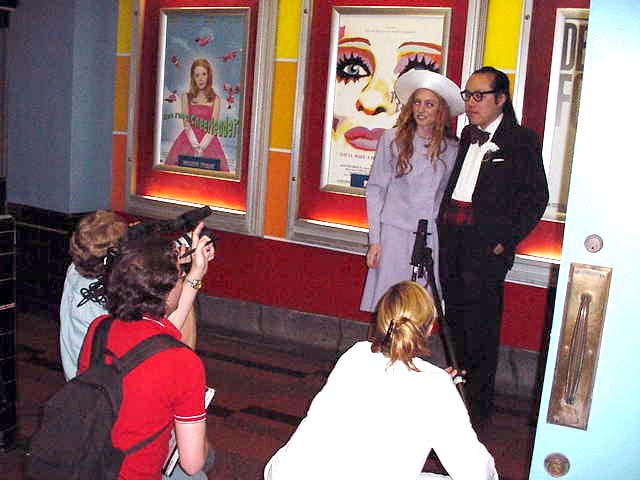 Bill and Amy gettin' grilled