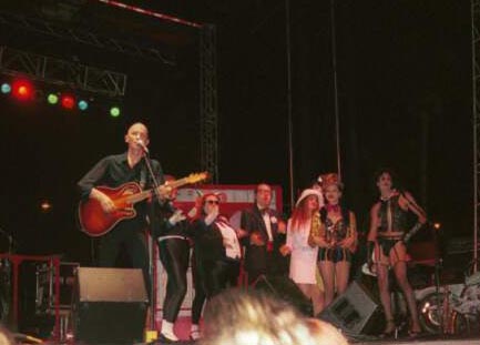 Singin' Backup Right